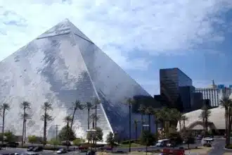 Las Vegas Hotel Shaped Like a Pyramid